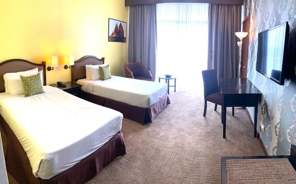 Ehsan Seaview Hotel Port Dickson Bagian luar foto