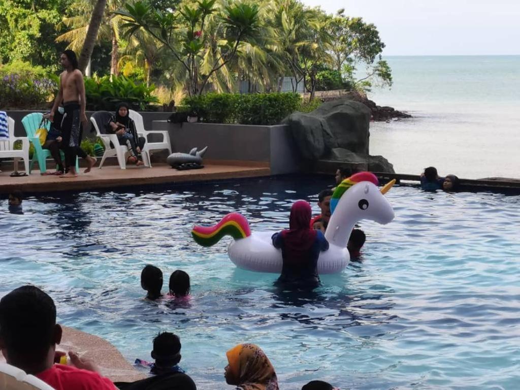 Ehsan Seaview Hotel Port Dickson Bagian luar foto