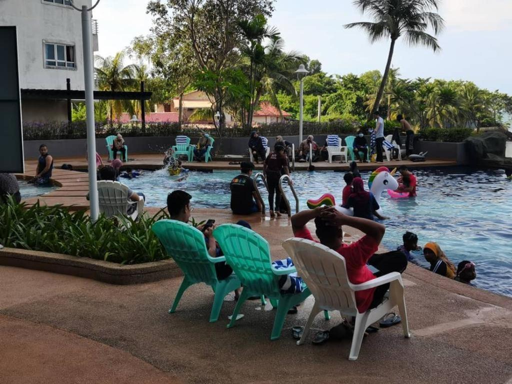 Ehsan Seaview Hotel Port Dickson Bagian luar foto