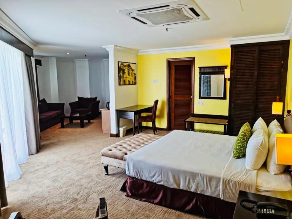 Ehsan Seaview Hotel Port Dickson Bagian luar foto