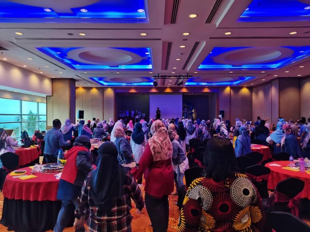 Ehsan Seaview Hotel Port Dickson Bagian luar foto
