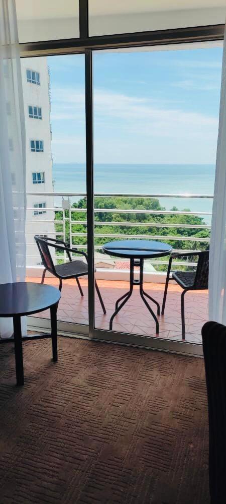 Ehsan Seaview Hotel Port Dickson Bagian luar foto